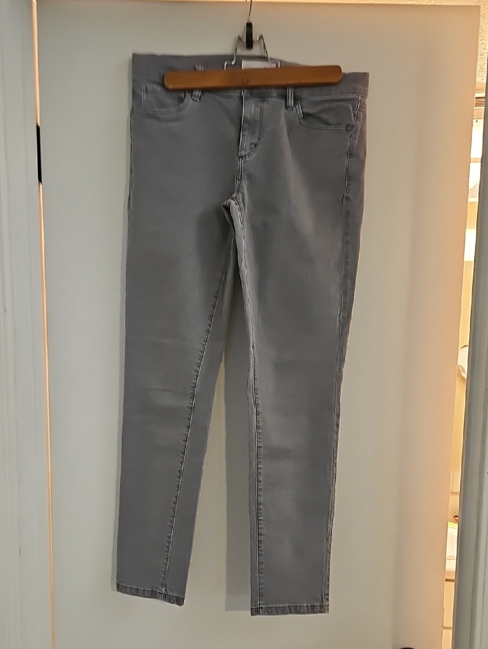 LOFT Gray Washed Denim Modern Skinny Crop Jeans - Slim Fit